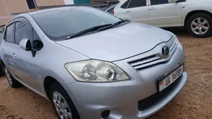 Toyota Auris 2011 Silver
