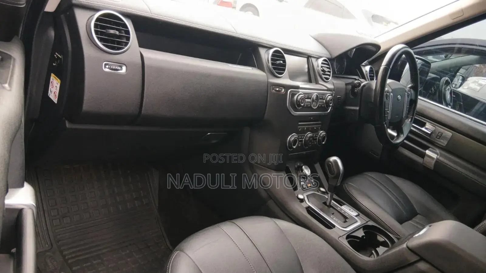 Land Rover Discovery 2012 Gray
