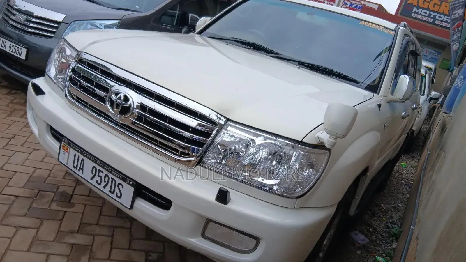 Toyota Land Cruiser 2010 White
