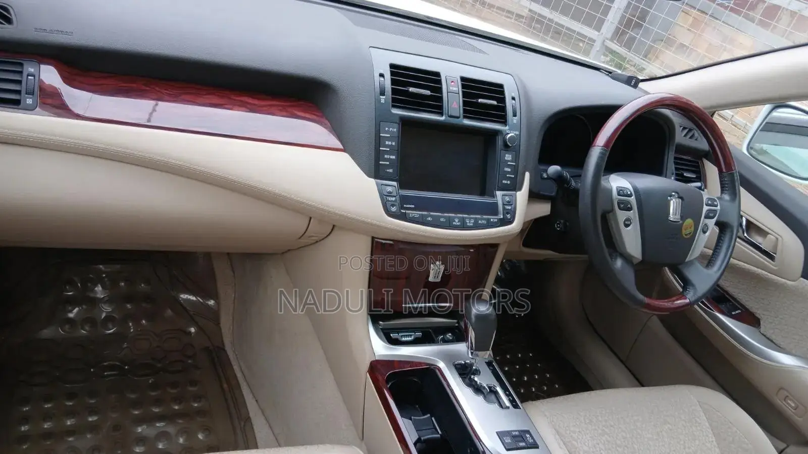 Toyota Crown 2015 White
