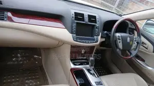 Toyota Crown 2015 White