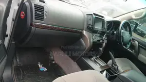 Toyota Land Cruiser 2006 Silver