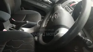 Toyota Auris 2011 Silver