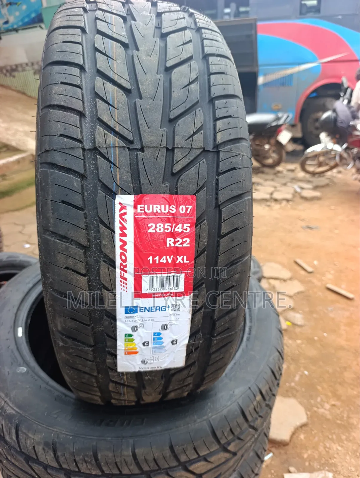285/45r22 Fronw