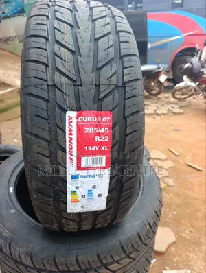 285/45r22 Fronw