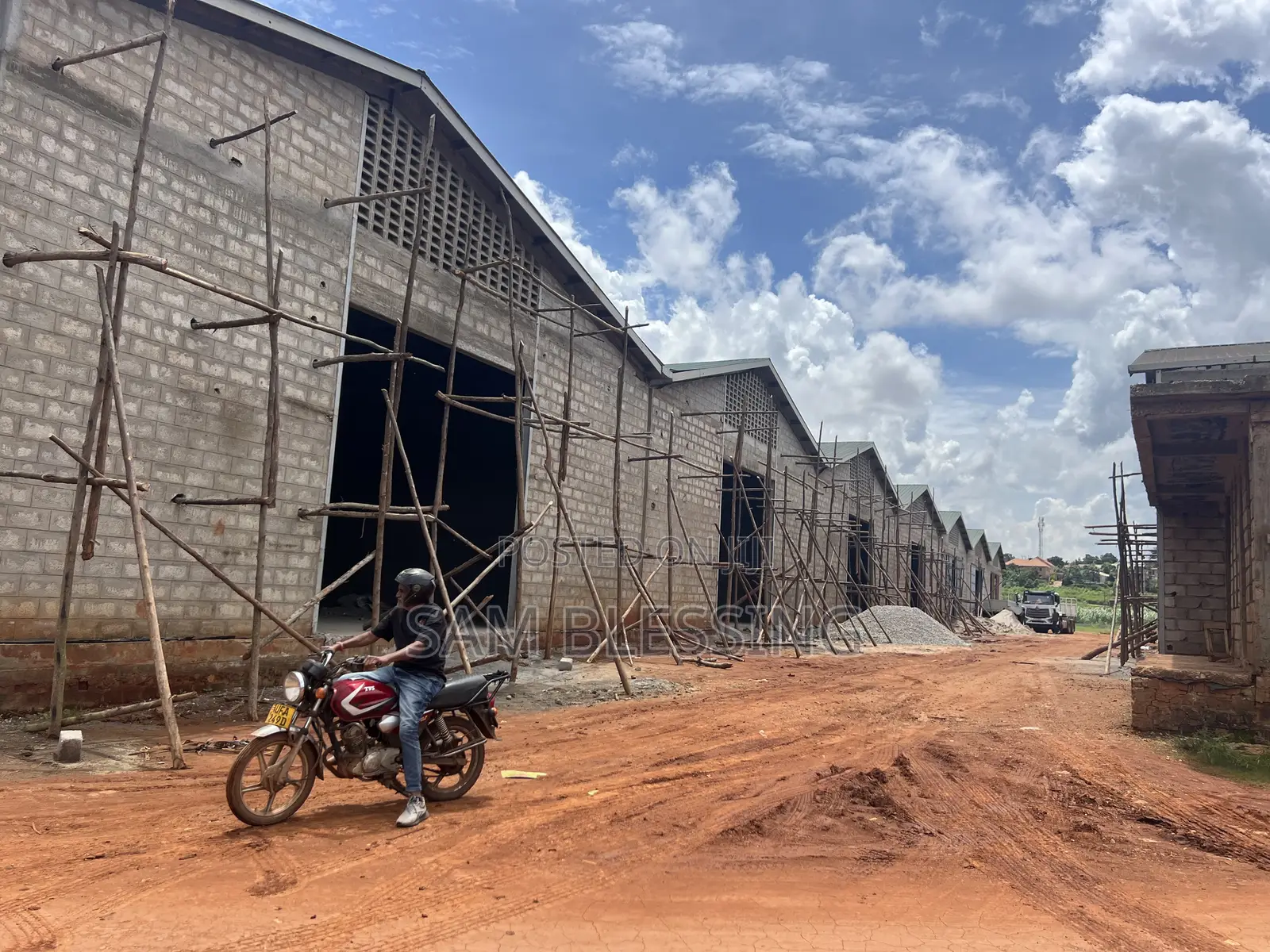 Factory Warehouses for Rent in Banda