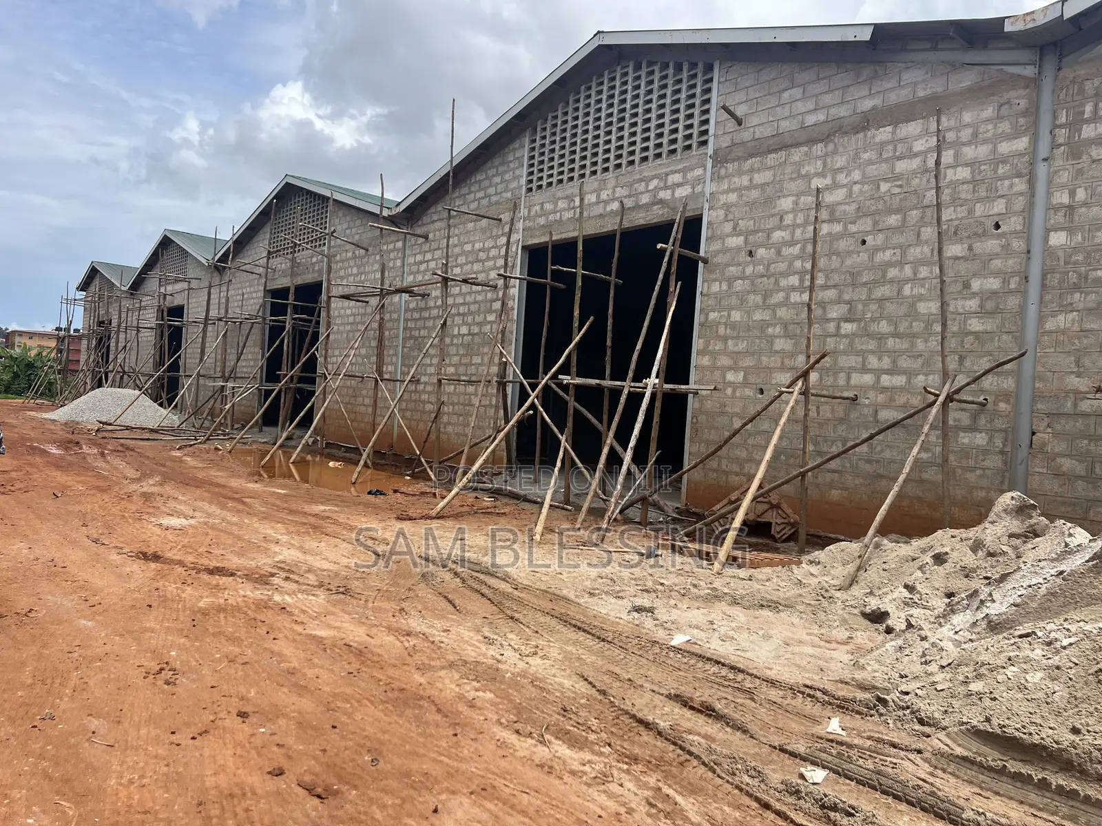Factory Warehouses for Rent in Banda