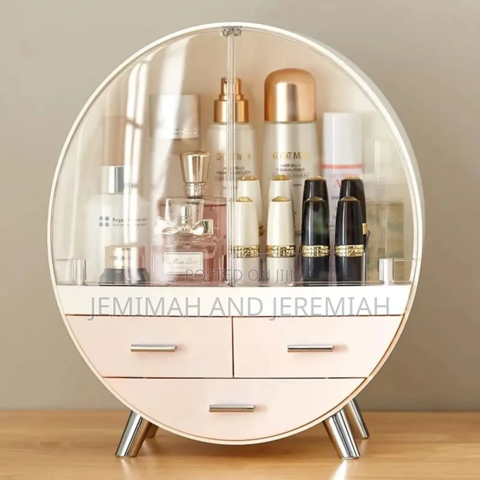 Oval Shaped Cosmetic Organizer
