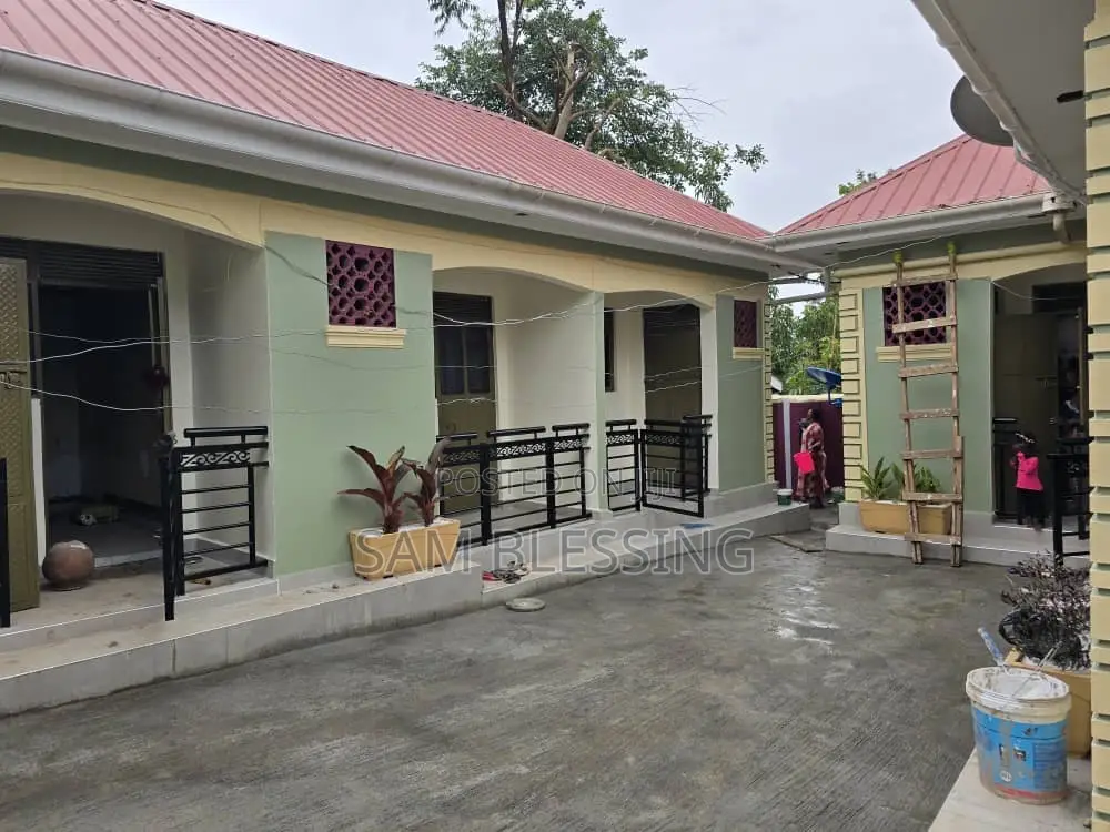 5bdrm Duplex in Nansana Kayunga for sale
