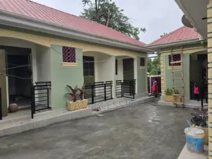 5bdrm Duplex in Nansana Kayunga for sale