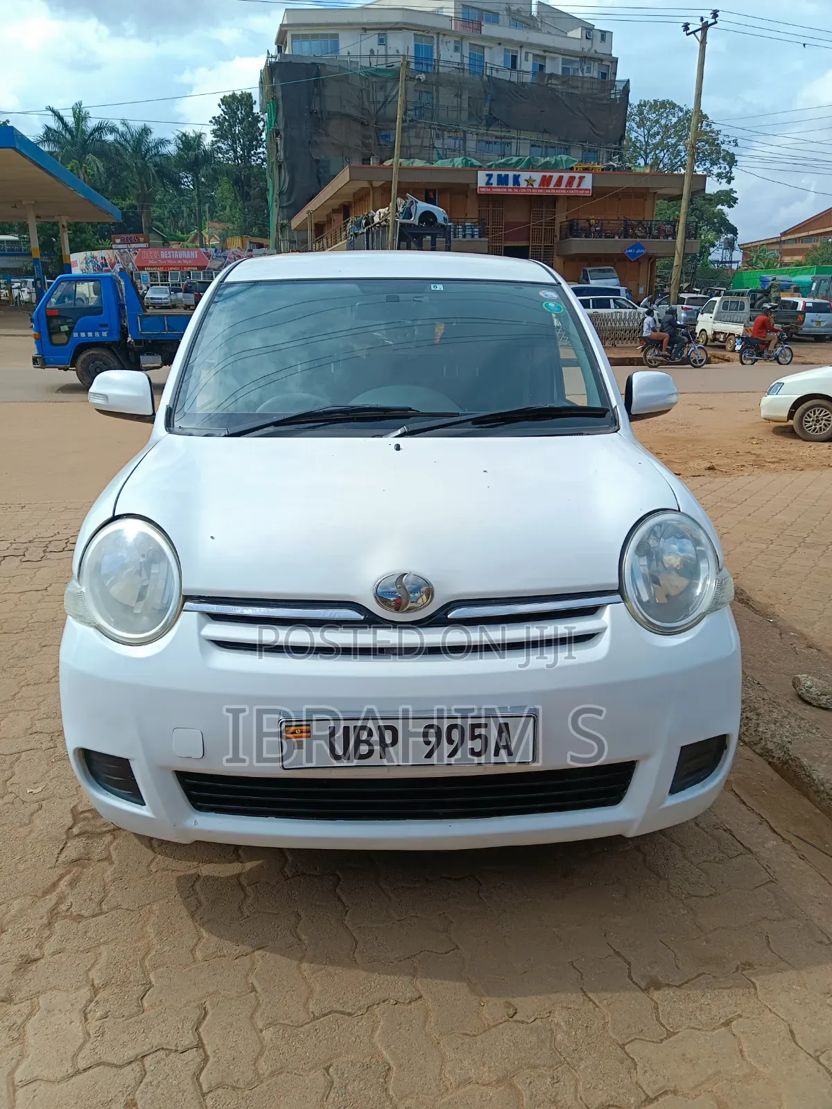 Toyota Sienta 2012 White