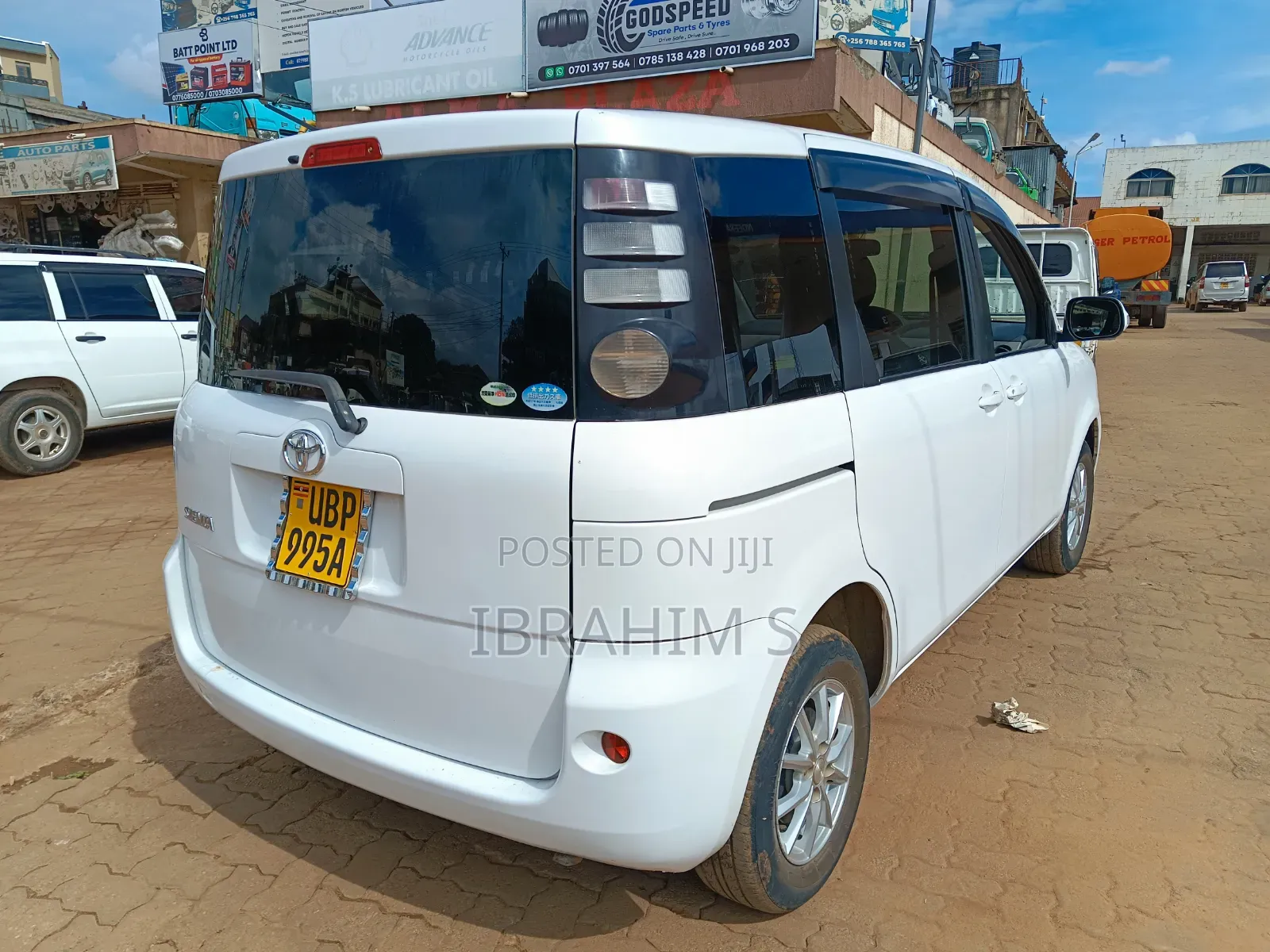 Toyota Sienta 2012 White