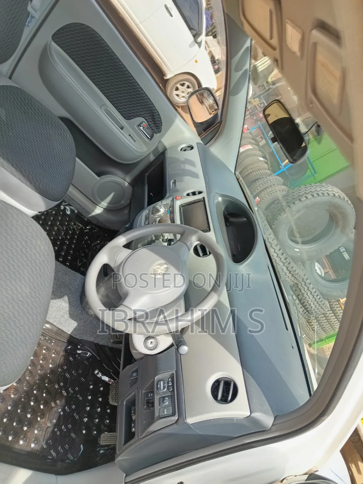 Toyota Sienta 2012 White