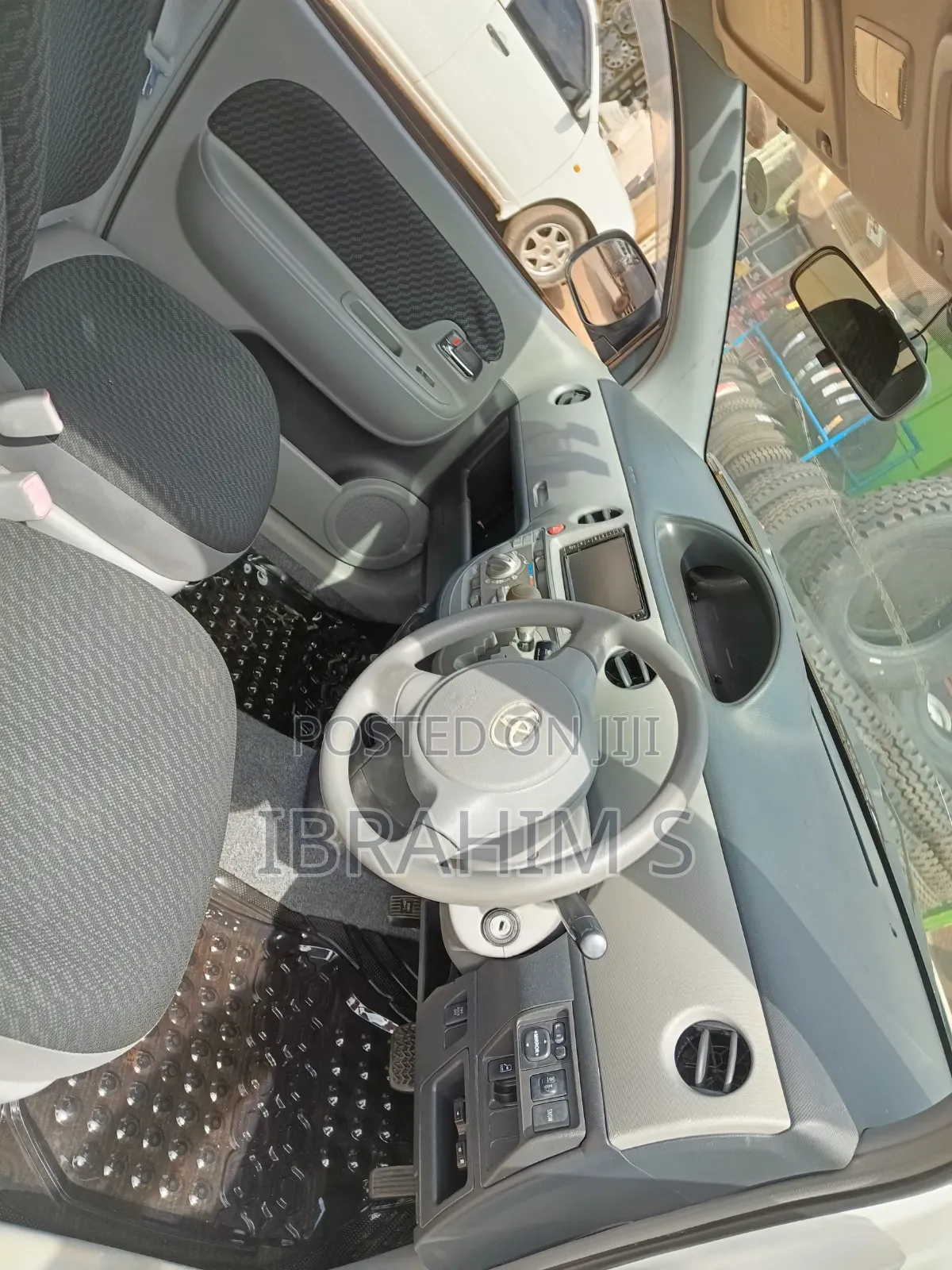 Toyota Sienta 2012 White