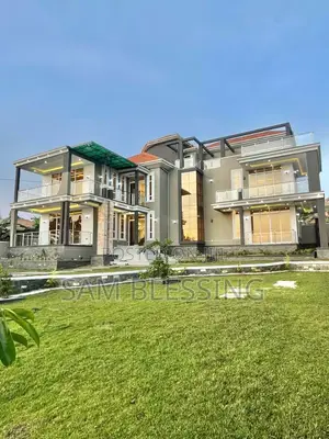6bdrm Mansion in Arkright Bwebajja, Central Division for sale