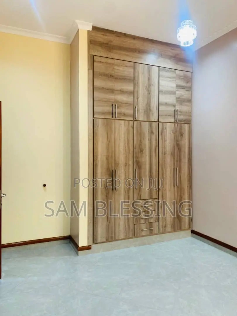4bdrm House in Arkright City, Central Division for sale