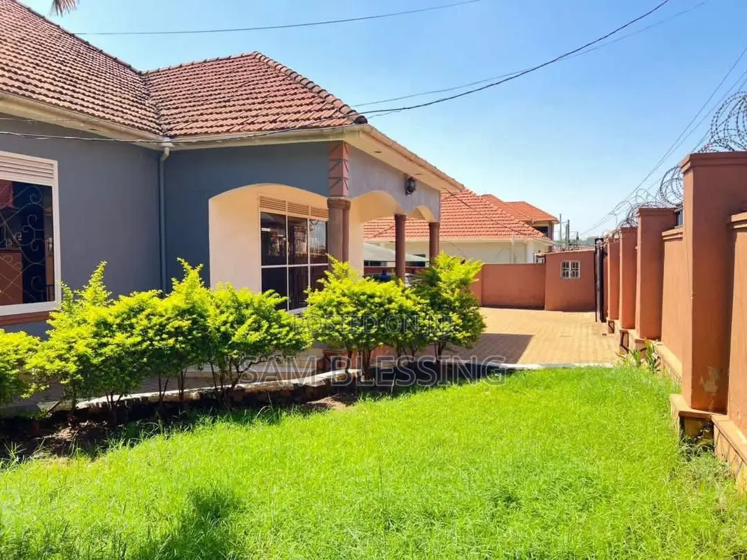 3bdrm House in Najjera, Central Division for sale