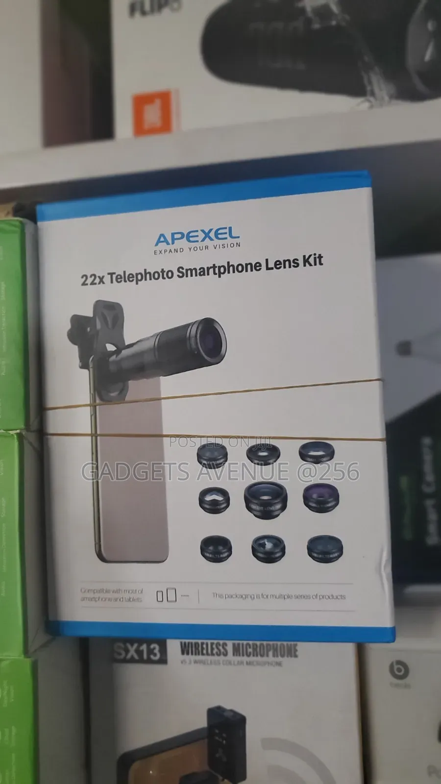 Apexel 22x Telephoto Smartphone Lens Kit, Which Transforms a Phone Cam