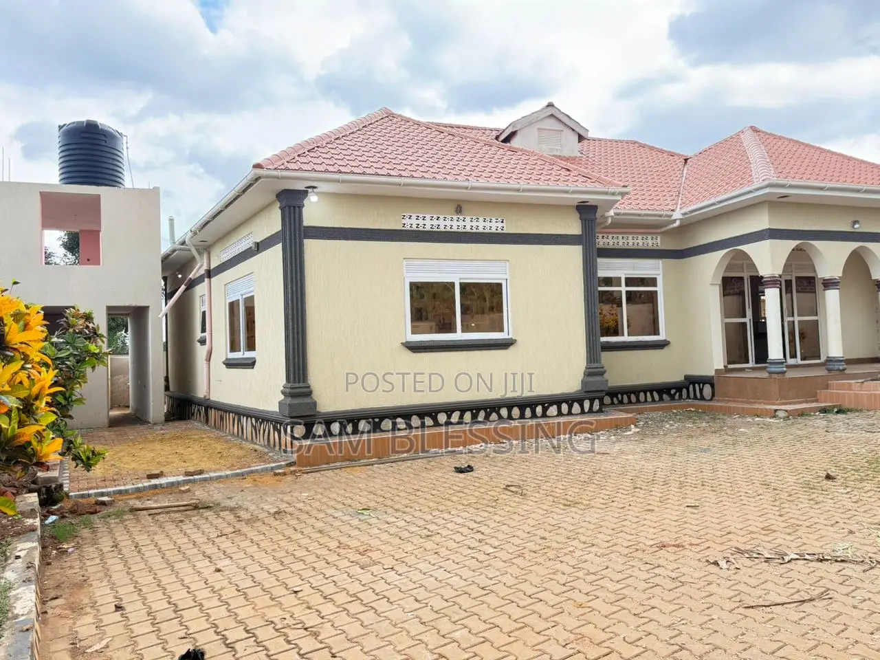 4bdrm House in Kira, Central Division for sale