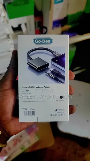 Go-Des 2-in-1 Lightning to 3.5mm Adapter, Designed for Apple Devices
