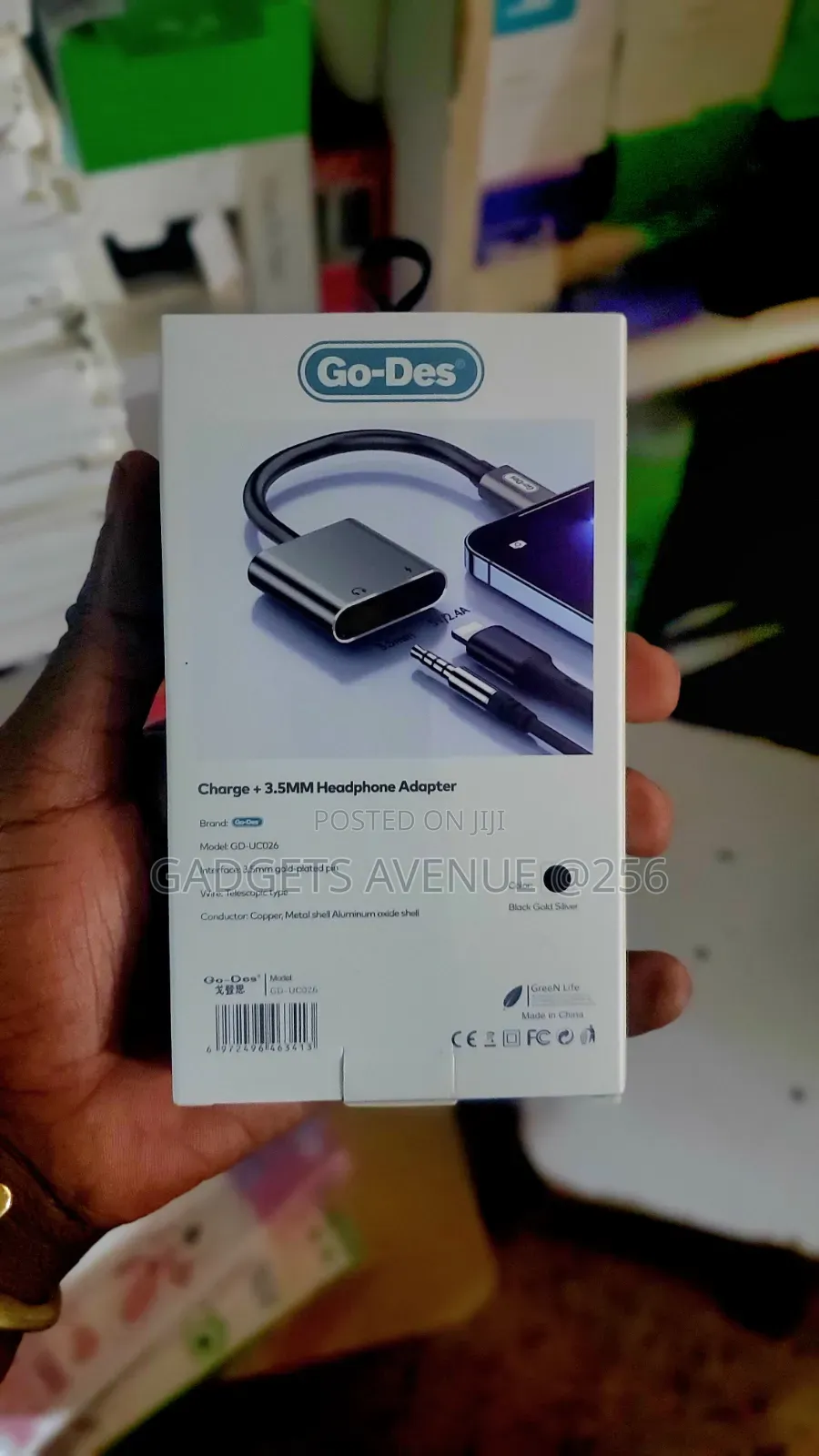Go-Des 2-in-1 Lightning to 3.5mm Adapter, Designed for Apple Devices