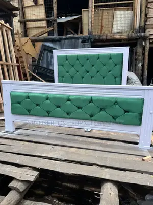 Bed 5by6 in White Flame With Green Cushioned Cotton