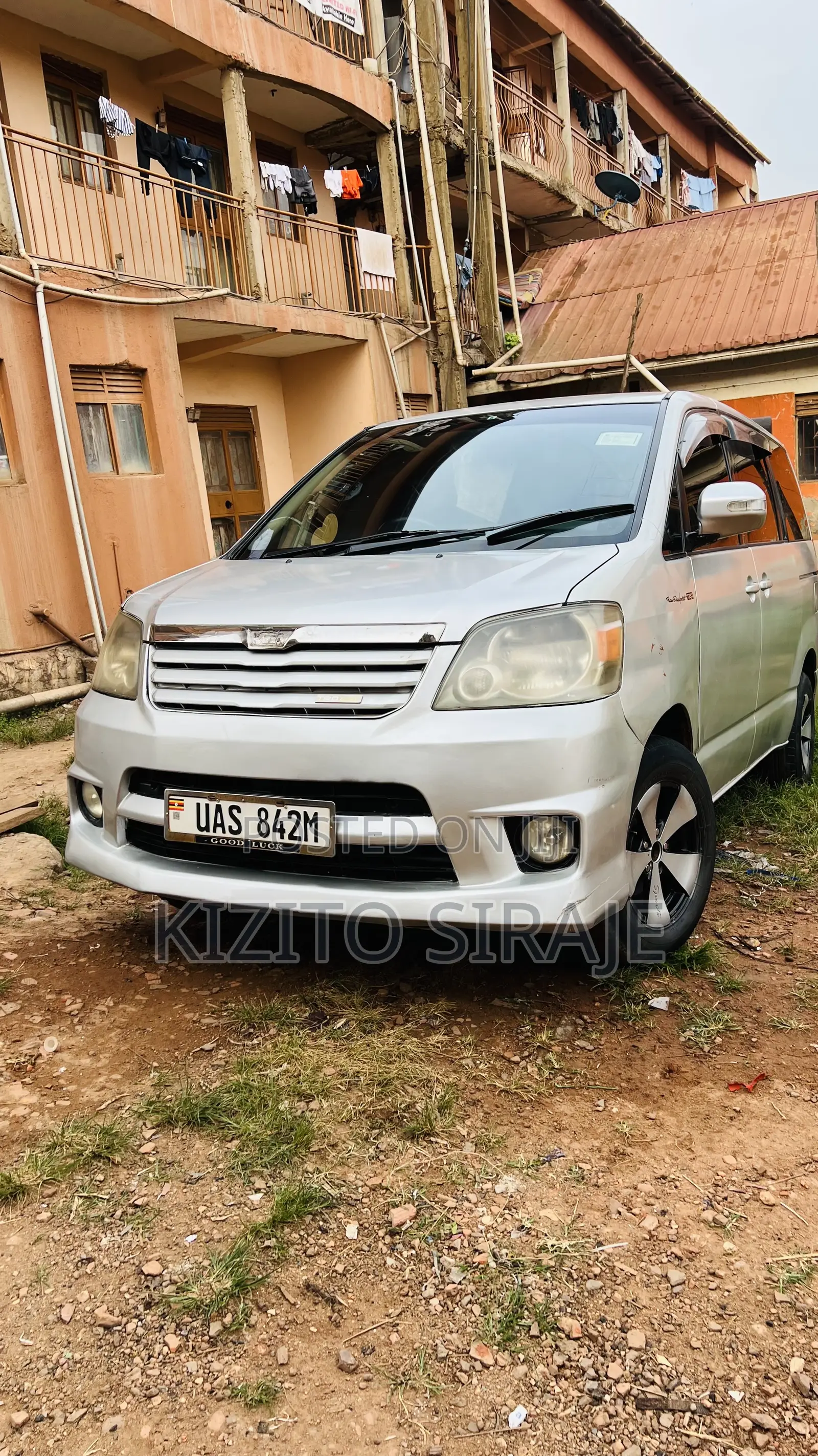 Toyota Noah 2.0 AWD (8 Seater) 2002 Silver