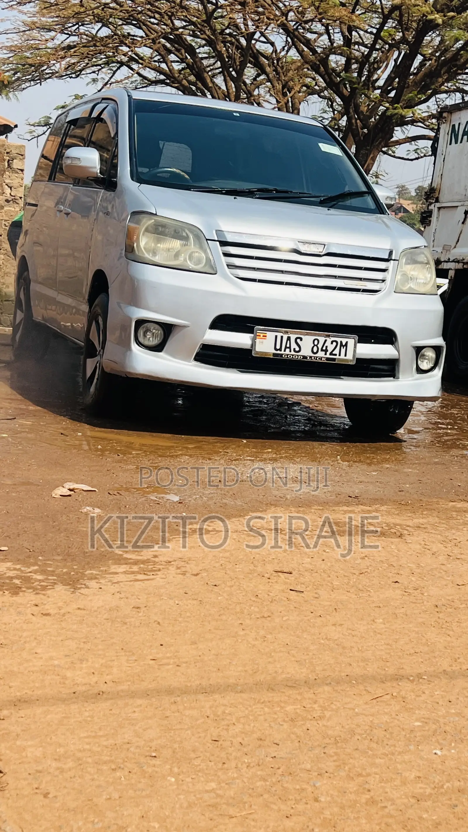 Toyota Noah 2.0 AWD (8 Seater) 2002 Silver