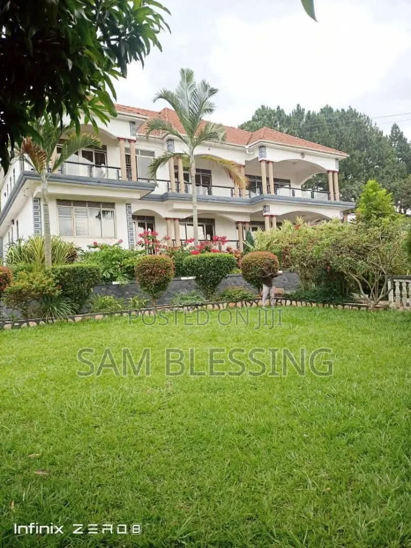 7bdrm Mansion in Kyegera, Central Division for sale