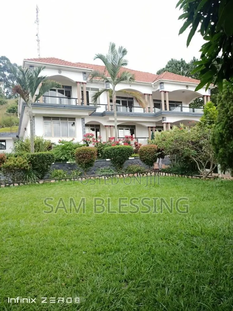7bdrm Mansion in Kyegera, Central Division for sale