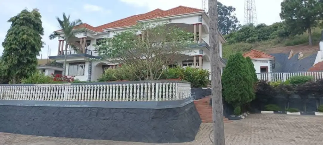 7bdrm Mansion in Kyegera, Central Division for sale
