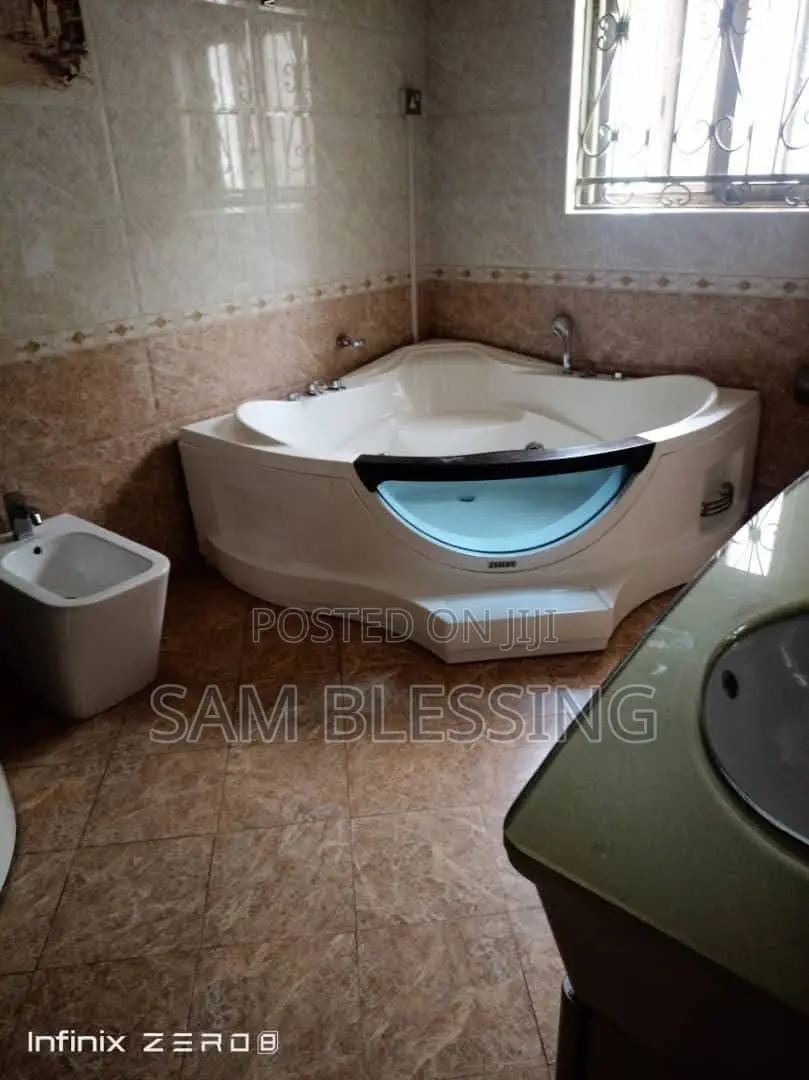 7bdrm Mansion in Kyegera, Central Division for sale