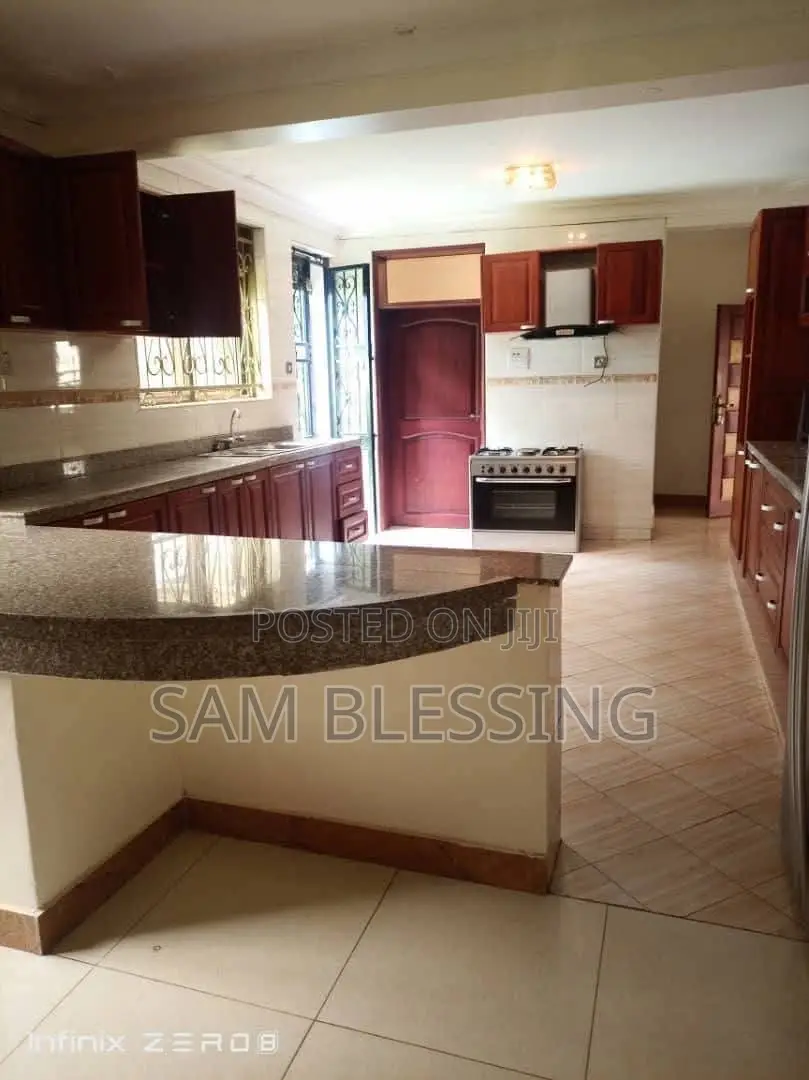 7bdrm Mansion in Kyegera, Central Division for sale
