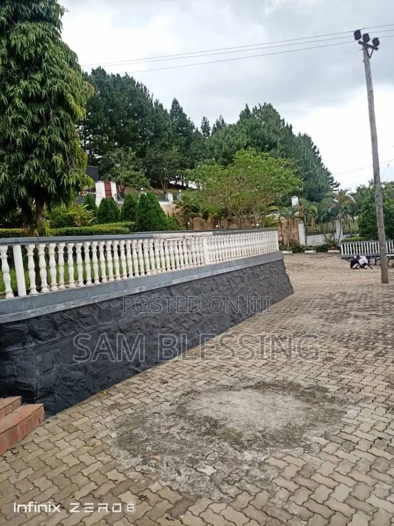 7bdrm Mansion in Kyegera, Central Division for sale