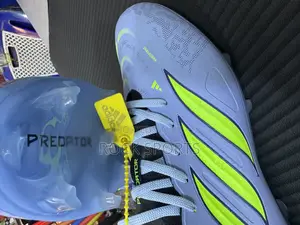 Soccer Playing Shoes Predator (For Adults)