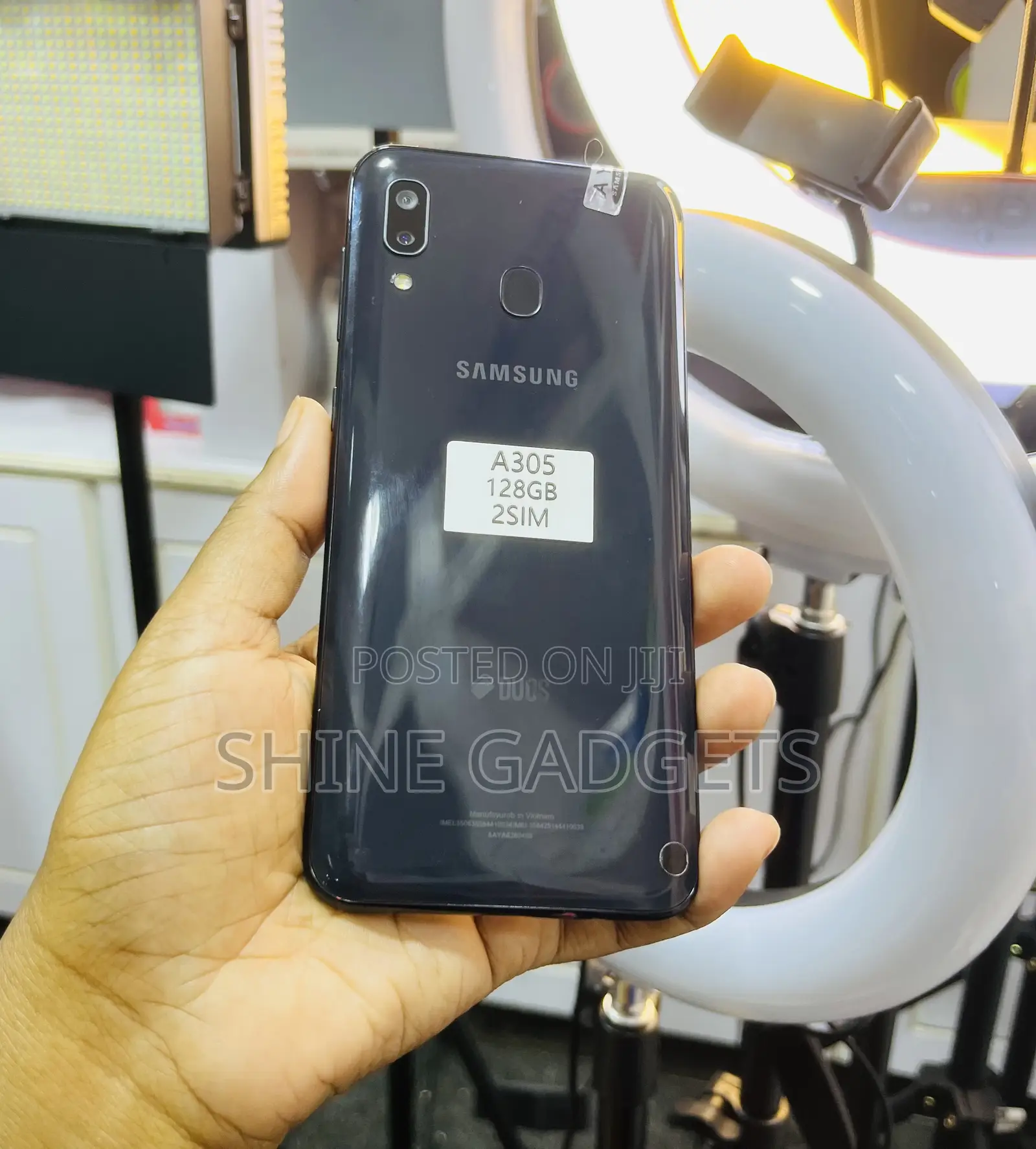 New Samsung Galaxy A30 64 GB Black