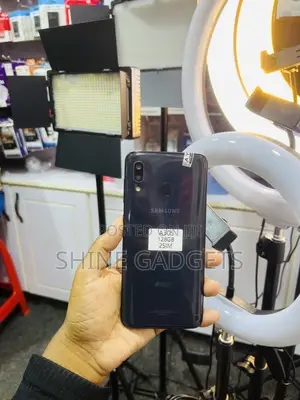 New Samsung Galaxy A30 64 GB Black