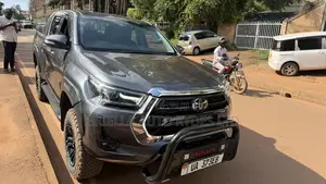 Toyota Hilux 2019 Gray