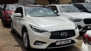 Infiniti Q30 2018 White