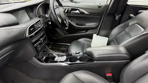 Infiniti Q30 2018 White