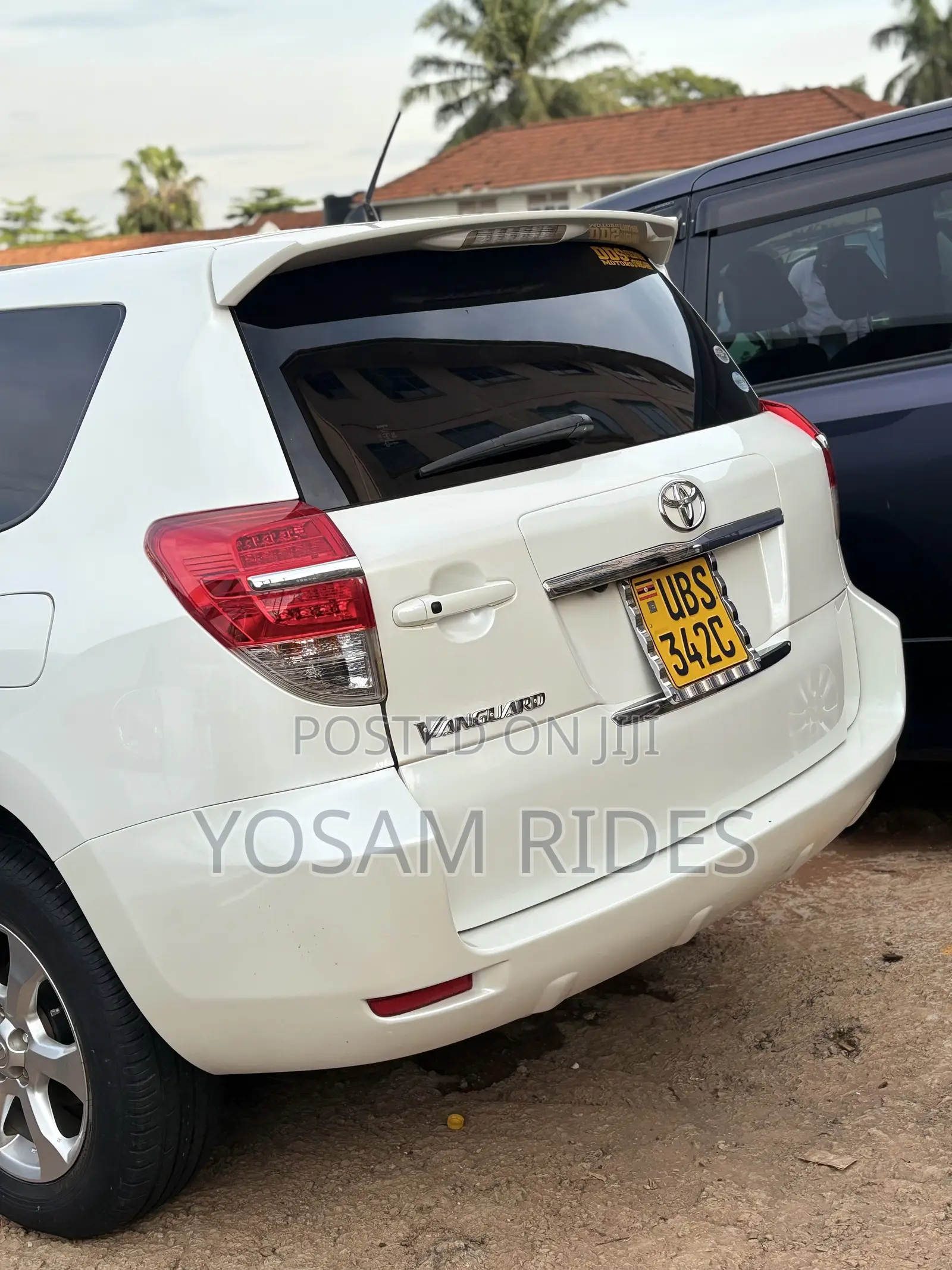 Toyota Vanguard 2012 White