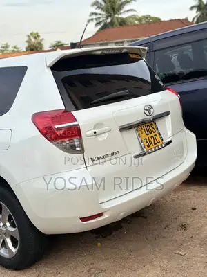 Toyota Vanguard 2012 White