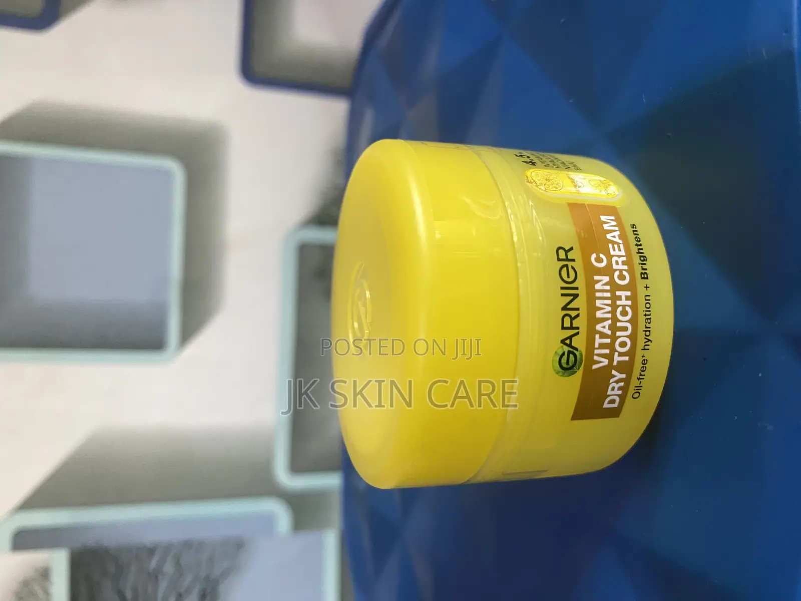 Garnier Vitamin C Face Moisturizer Oil-Free