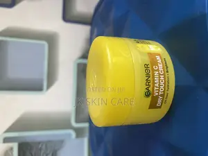 Garnier Vitamin C Face Moisturizer Oil-Free