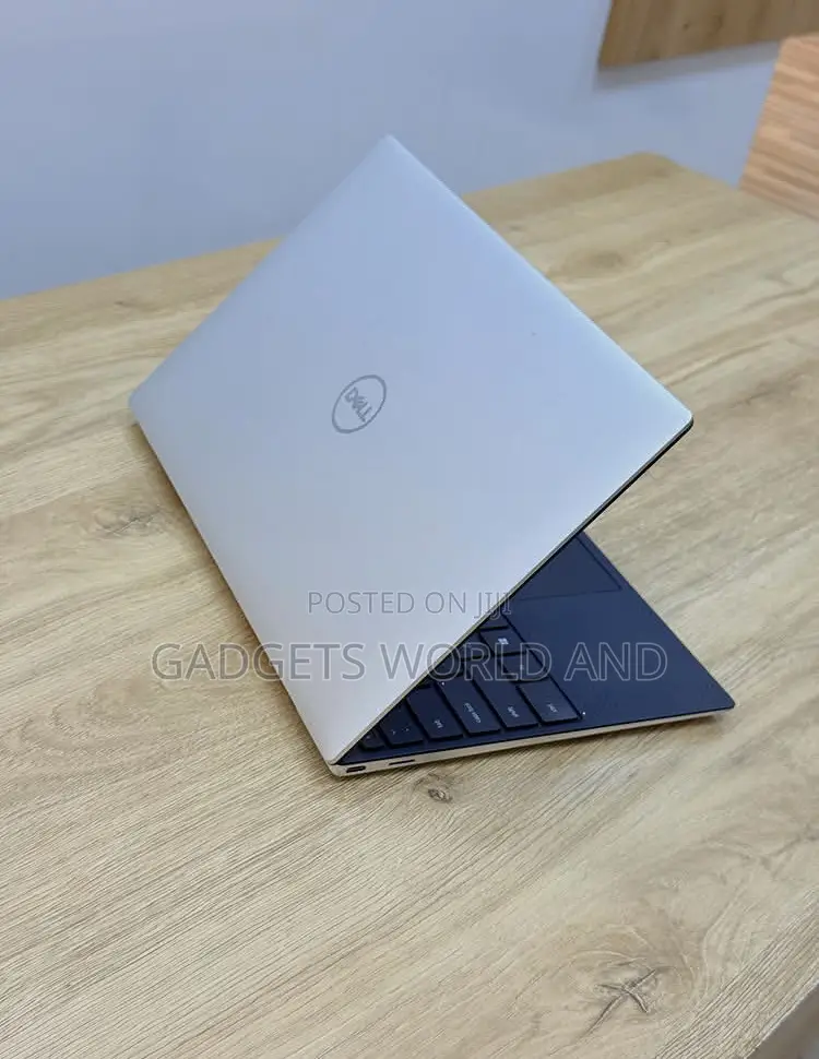 New Laptop Dell XPS 13 9310 16GB Intel Core i7 SSD 512GB