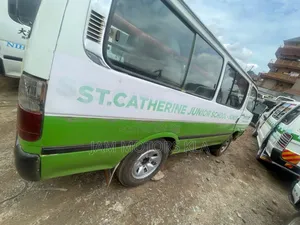 Toyota HiAce 2003 Beige