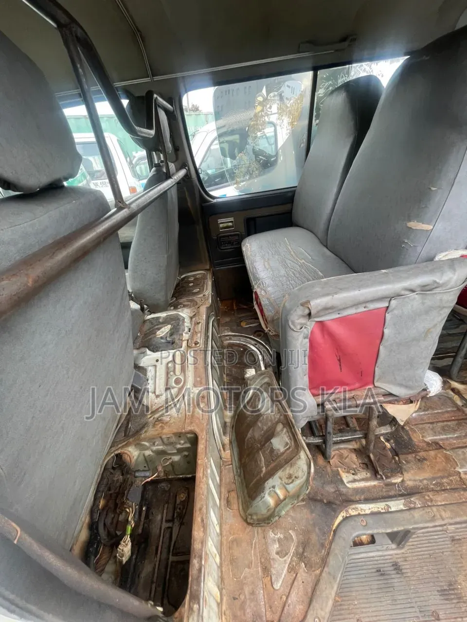 Toyota HiAce 2003 Beige