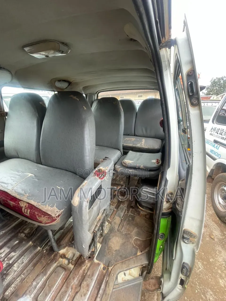 Toyota HiAce 2003 Beige