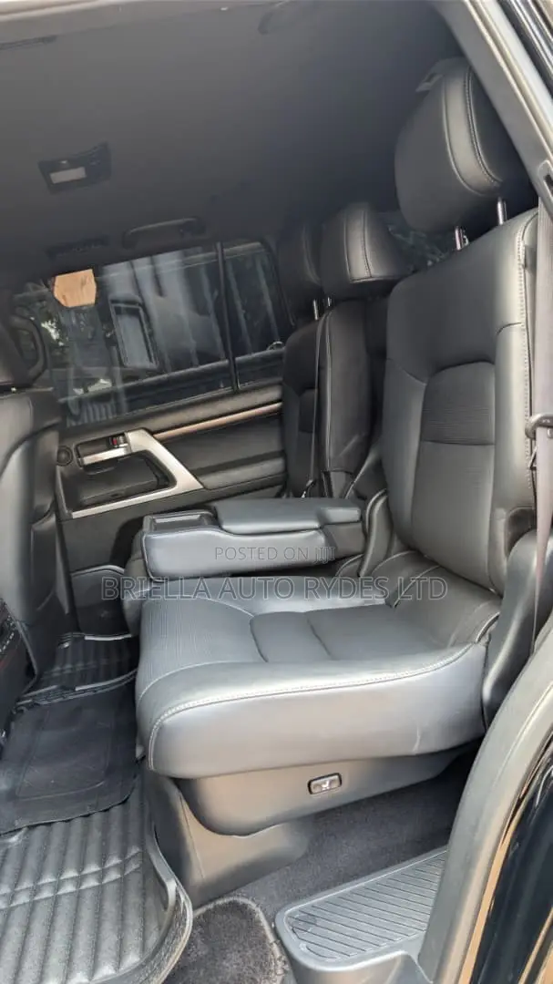 Toyota Land Cruiser Prado 2017 Black