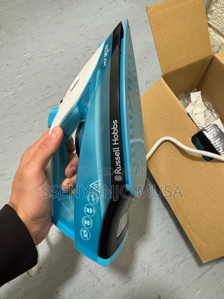 Russell Hobbs Steam Iron 1800w – Ceramic Soleplate, 260ml Tank